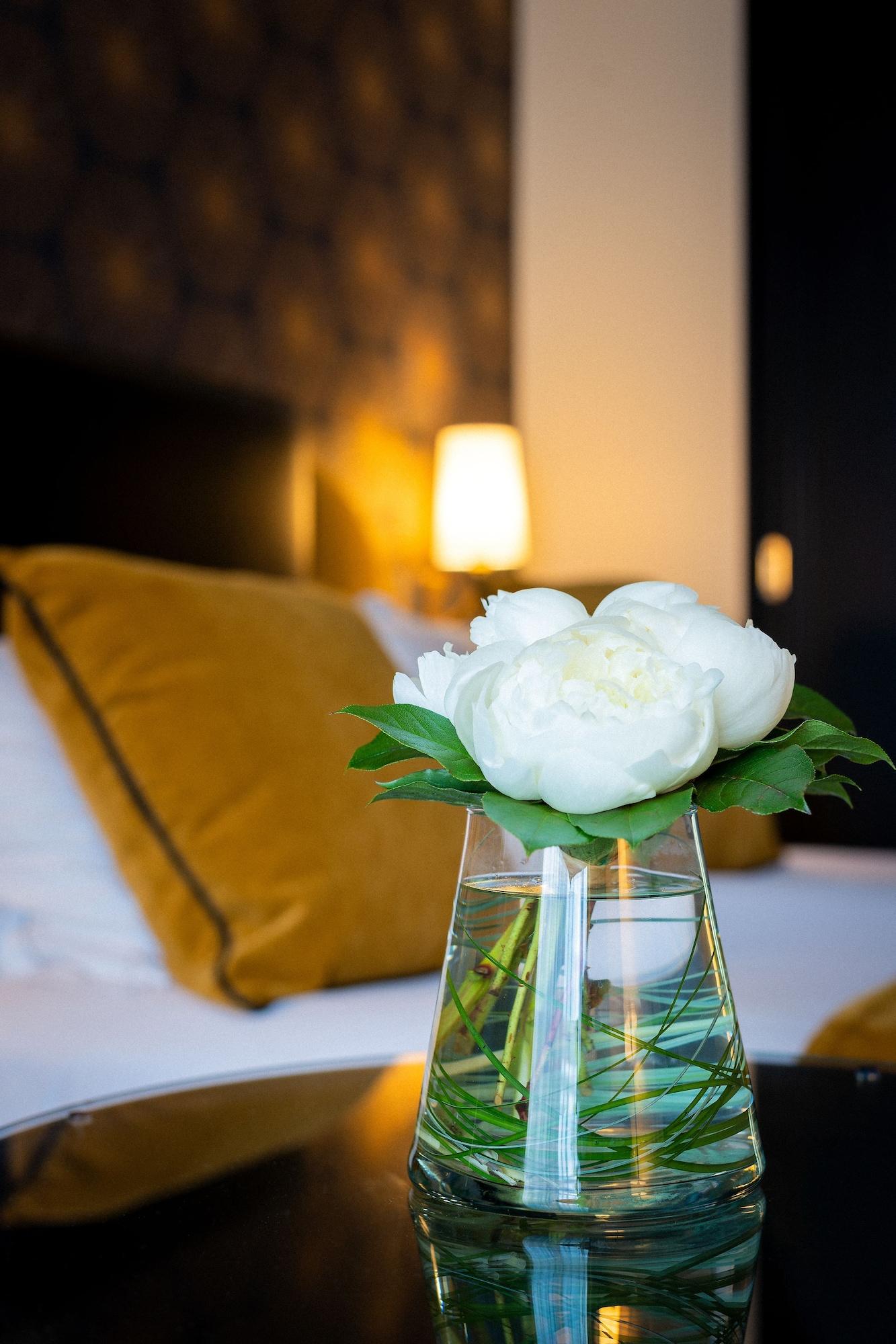 Western Le Moderne Hotel 4*